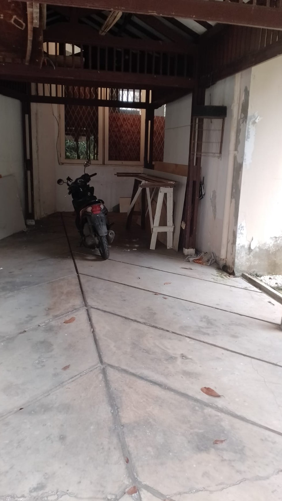 Rumah Lokasi Strategis dengan Bangunan Kokoh @Lebak Bulus