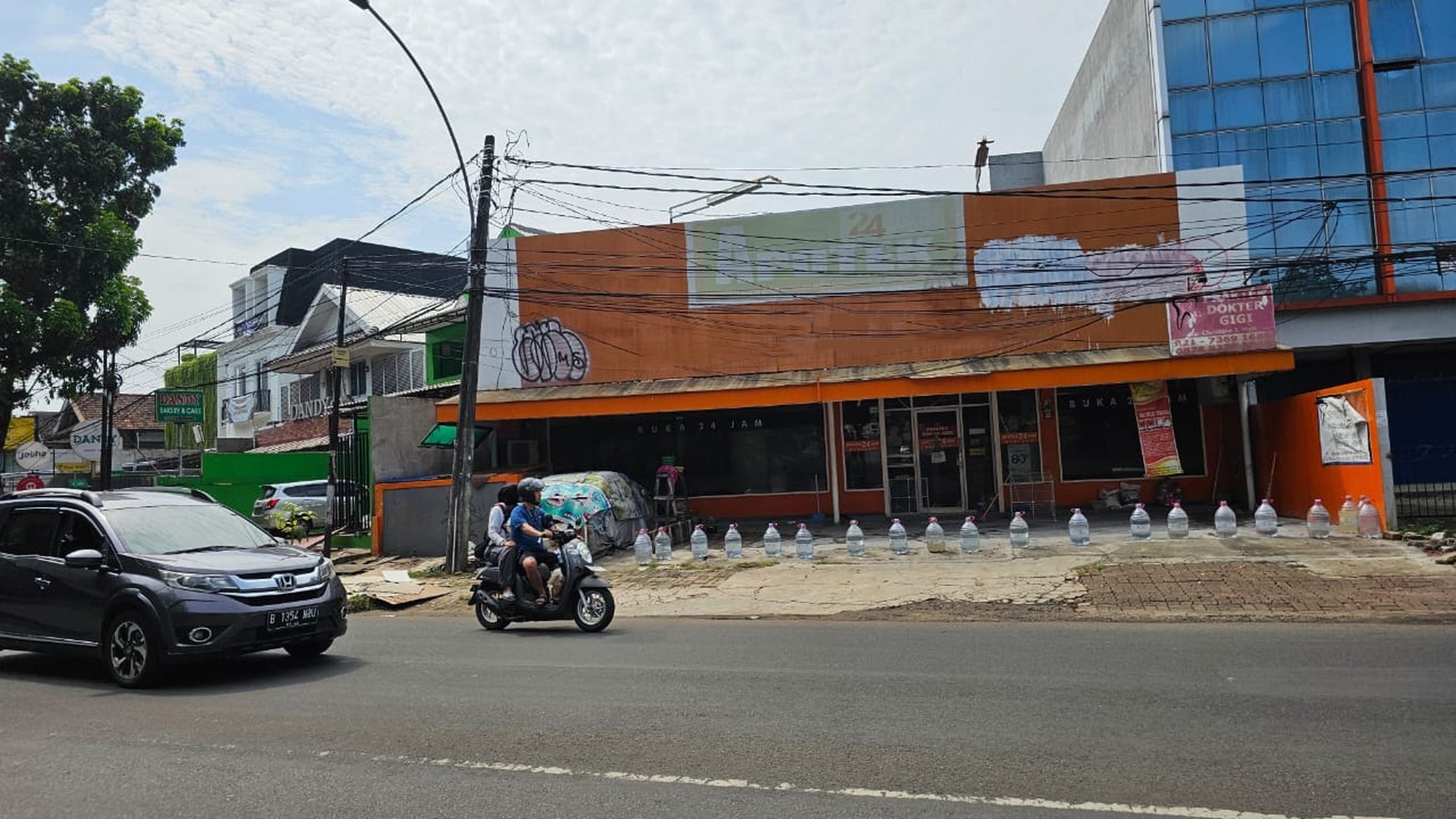 Disewakan Ruang Usaha Lokasi Strategis Pinggir Jalan @Bintaro