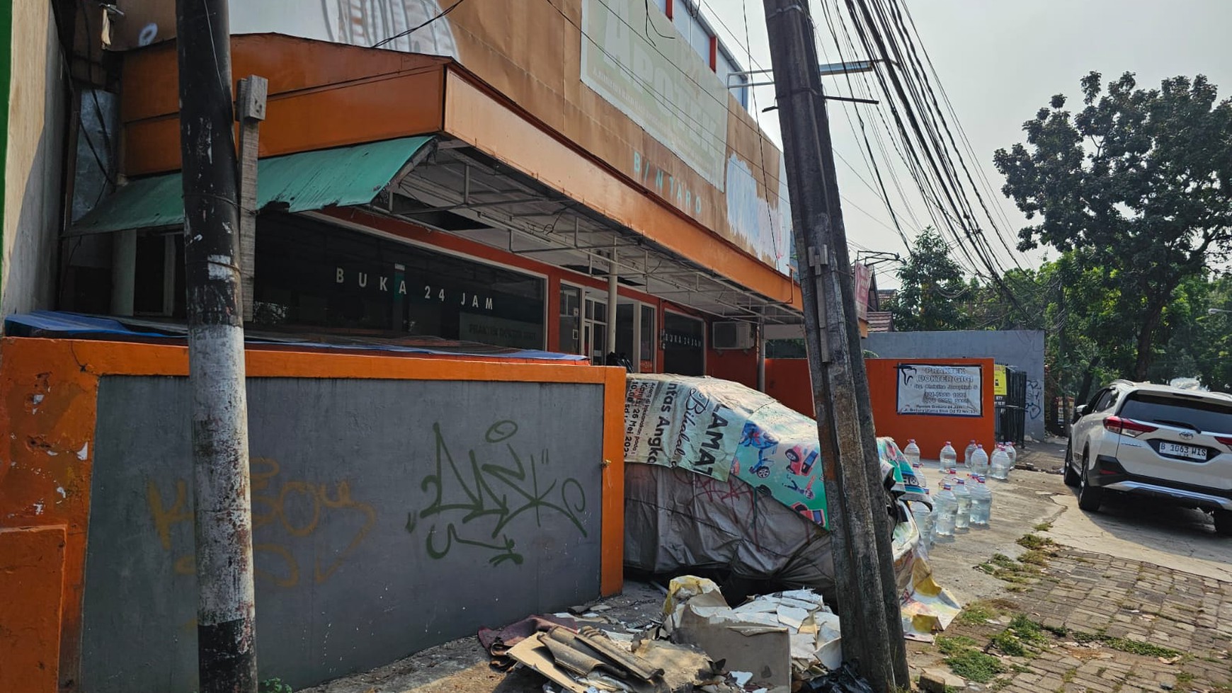 Disewakan Ruang Usaha Lokasi Strategis Pinggir Jalan @Bintaro