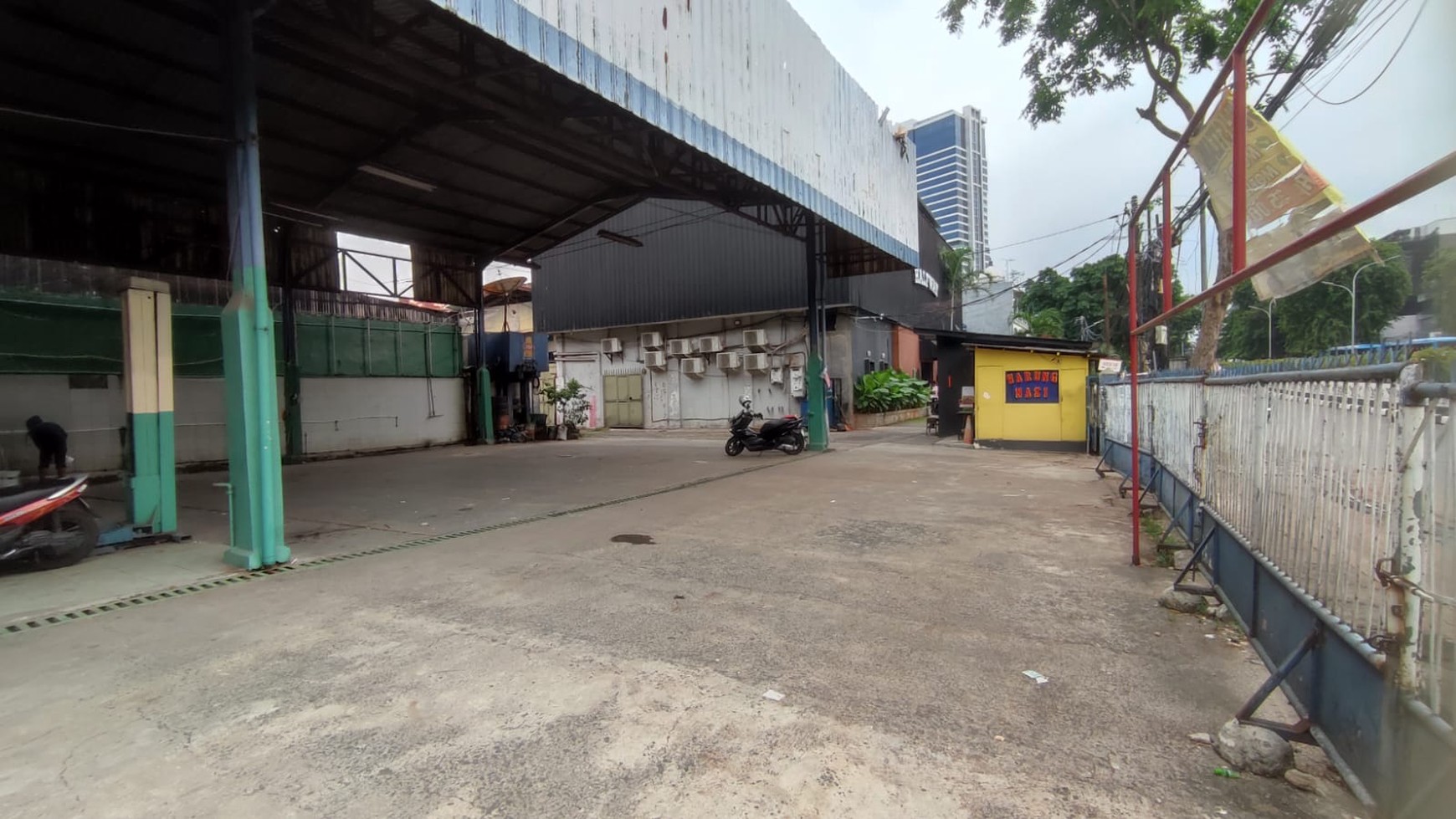 Disewakan EX Car Wash Lokasi Arteri Pondok Indah 