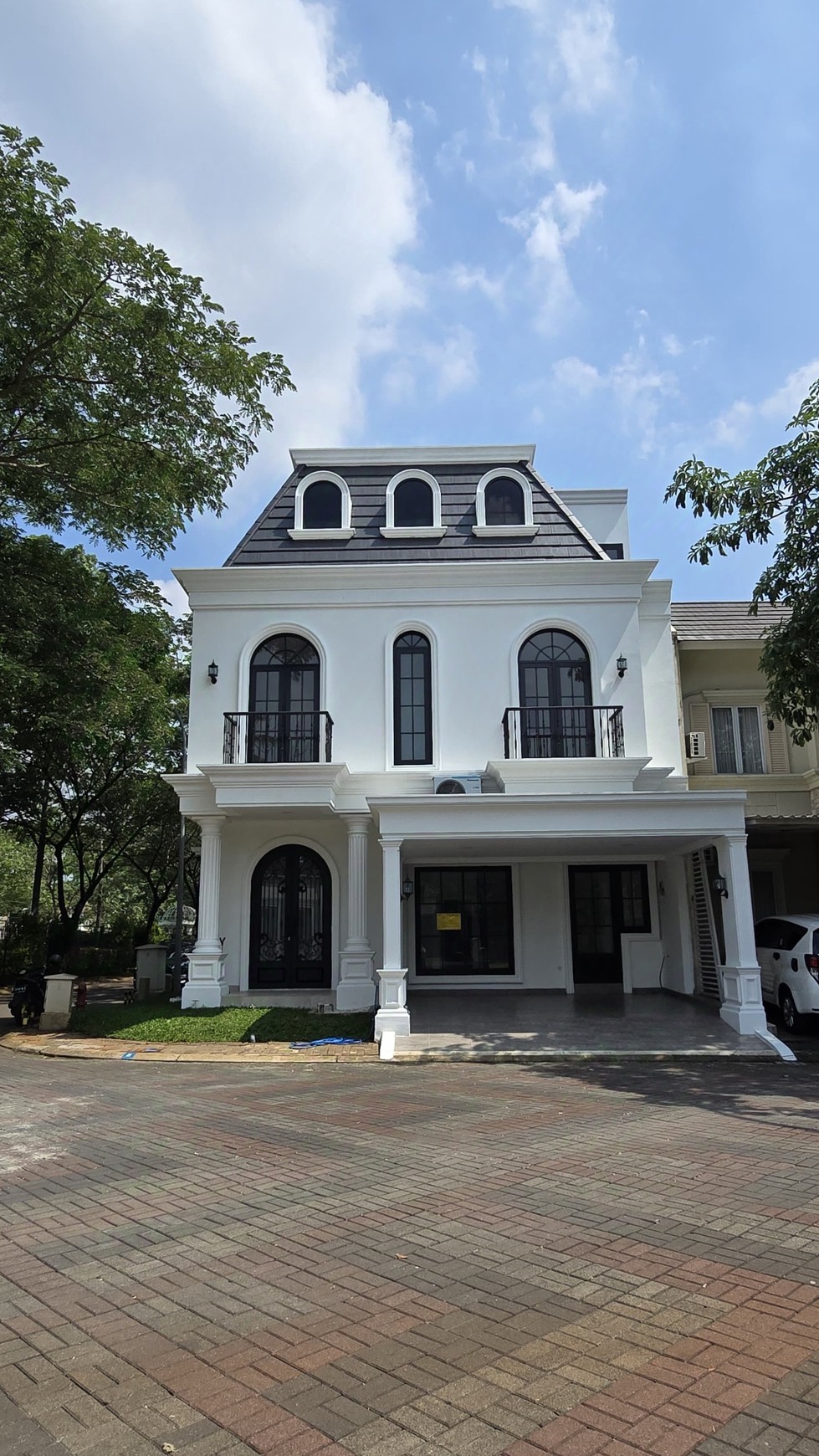 Istimewa. Rumah mewah Vanya Park Assana, BSD. 