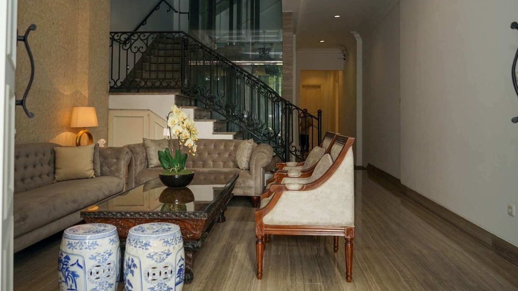 Rumah Mewah dengan Lay Out Elegan dan Siap Huni @Kebayoran Baru