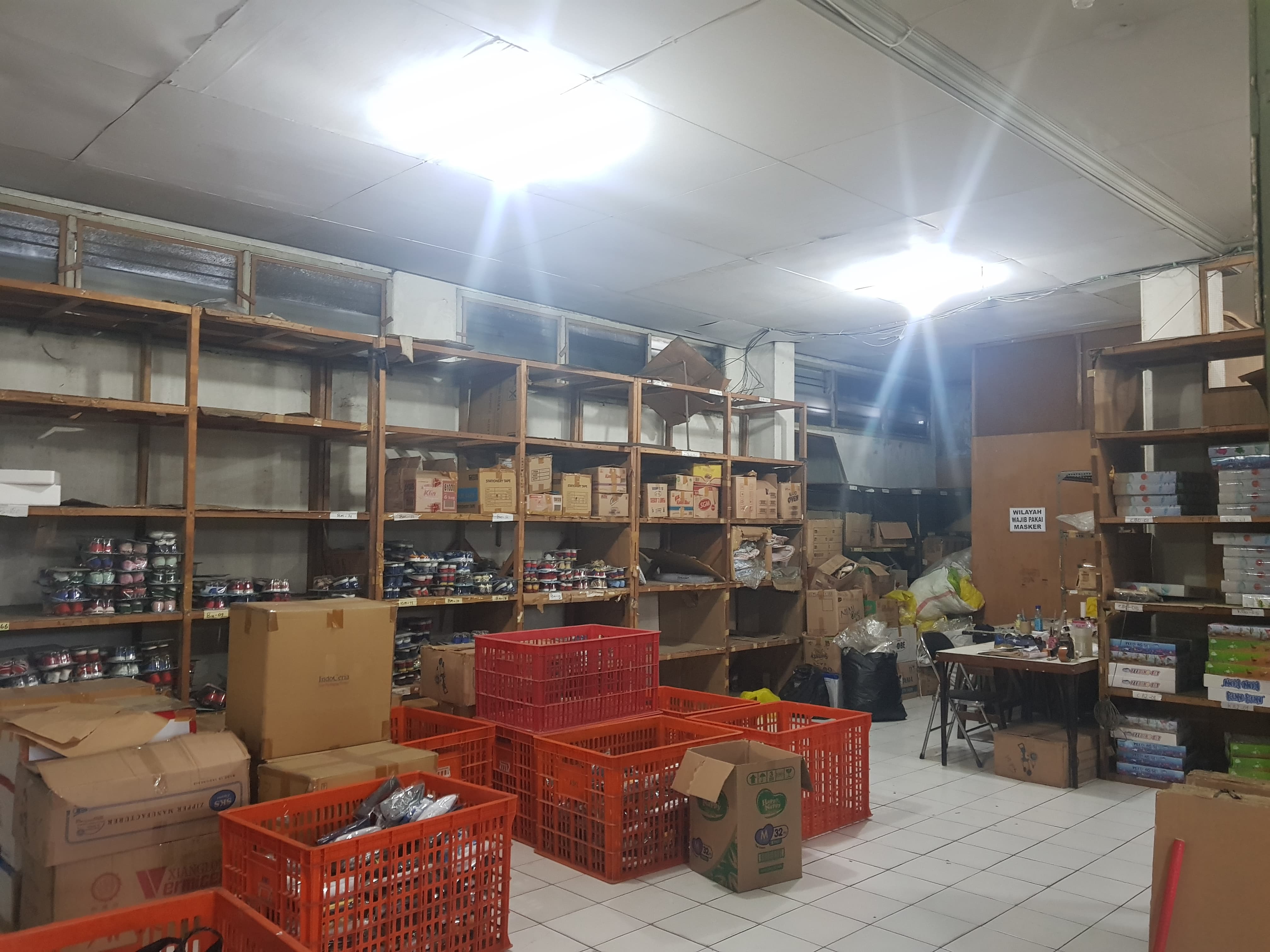 Rumah Besar dan Gudang Dekat Pasar Kosambi Bandung