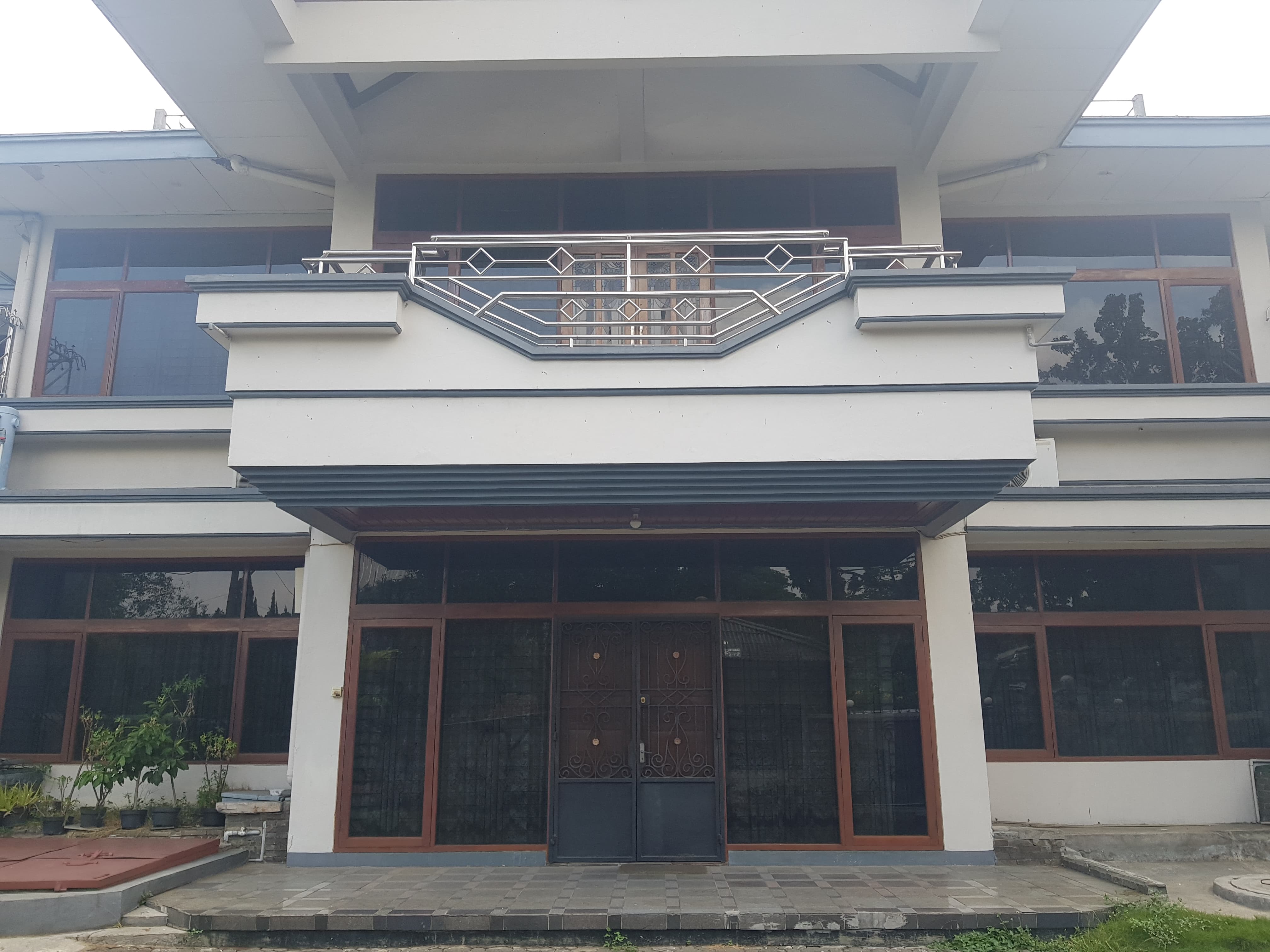 Rumah Besar dan Gudang Dekat Pasar Kosambi Bandung