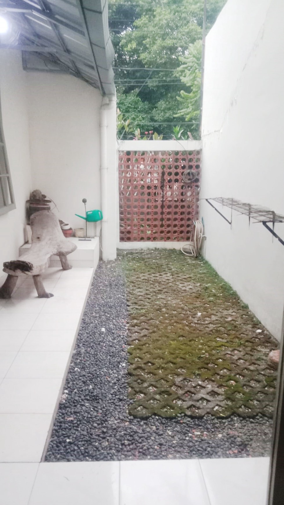 Rumah siap huni di Bintaro Jaya Sektor 9.