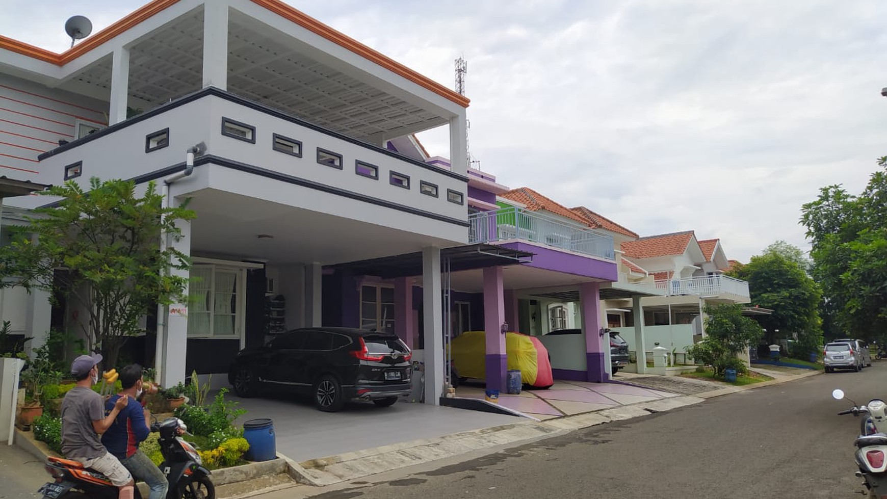 Di jual rumah di kota wisata cibubur,harga nego dalam cluster