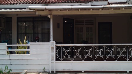 Disewakan Rumah Hunian Nyaman dan Lokasi Strategis @Bintaro