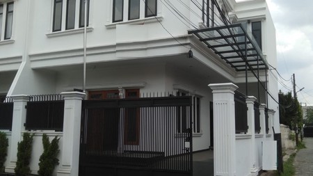 Rumah Bagus, Brand New, lokasi strategis di Jurang Mangu