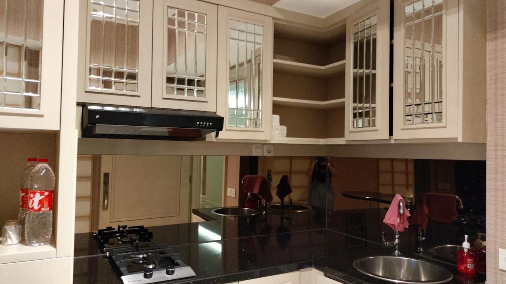 Dijual / Disewakan Apartemen THE PEAK TUNJUNGAN PLAZA 5 Surabaya Pusat Kota - Tipe 2 Kamar Tidur FULL Furnished Mewah