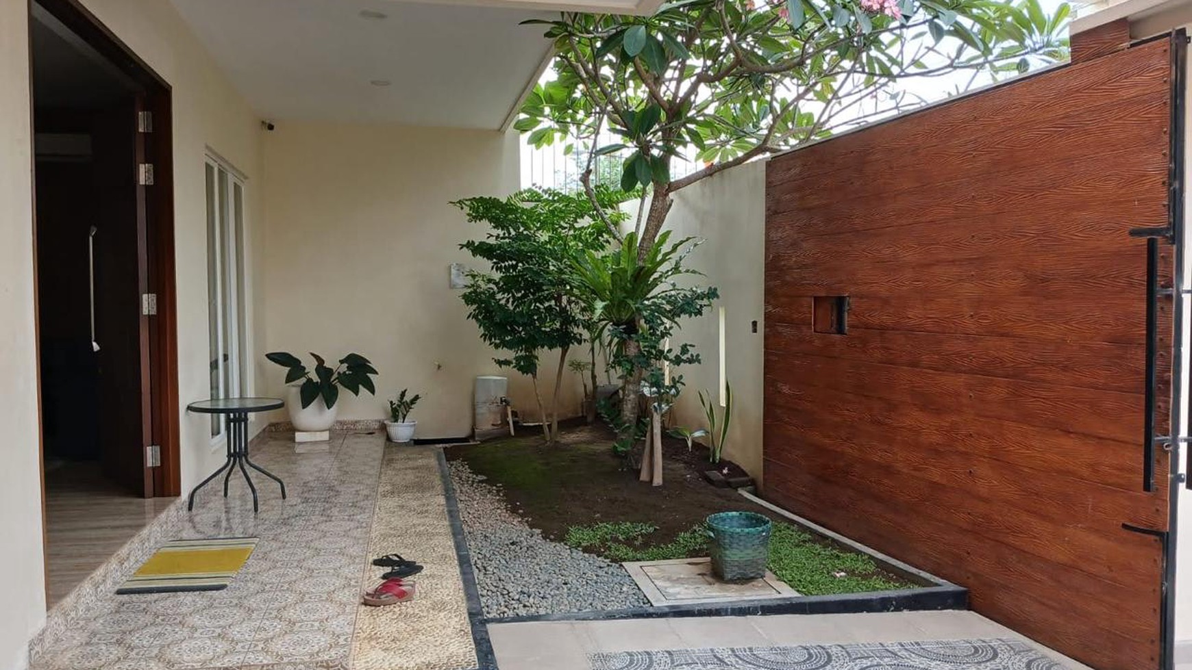 Rumah Hitung Tanah Area Cipete