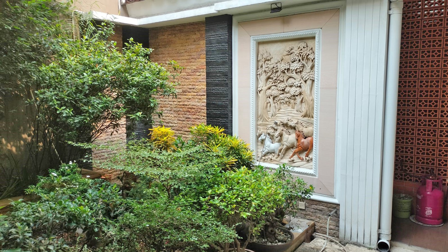 Rumah Hitung Tanah Area Cipete