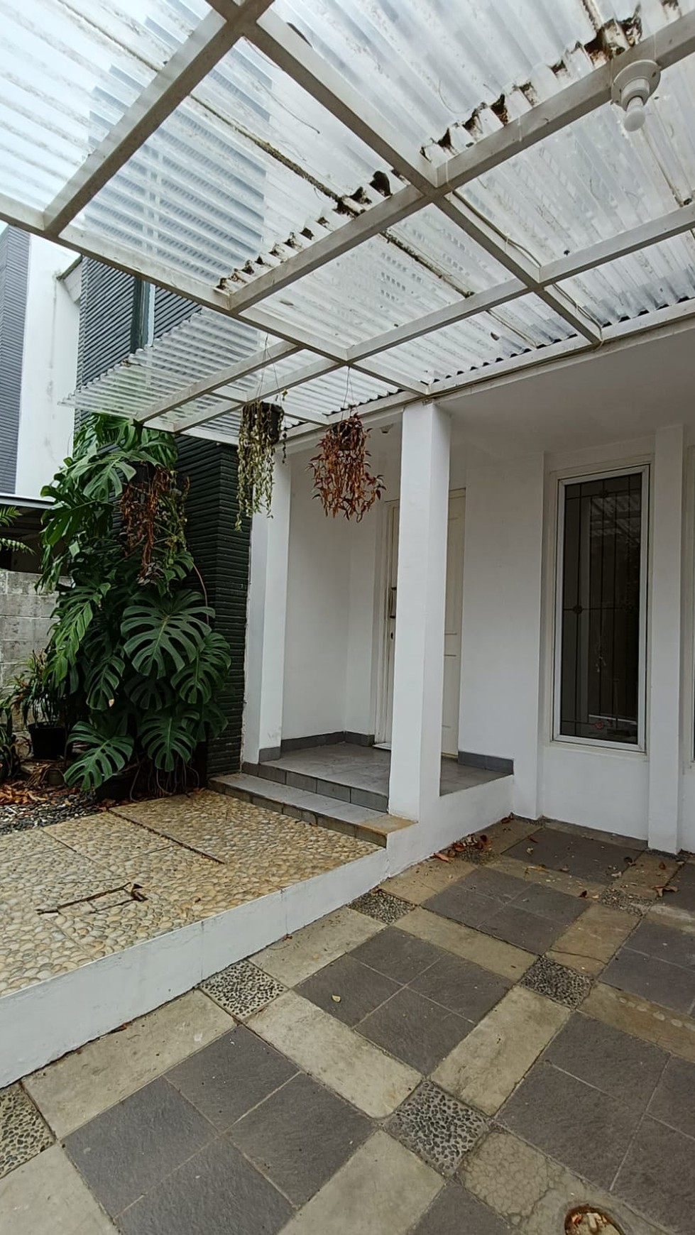 Rumah Hitung Tanah Area Cipete