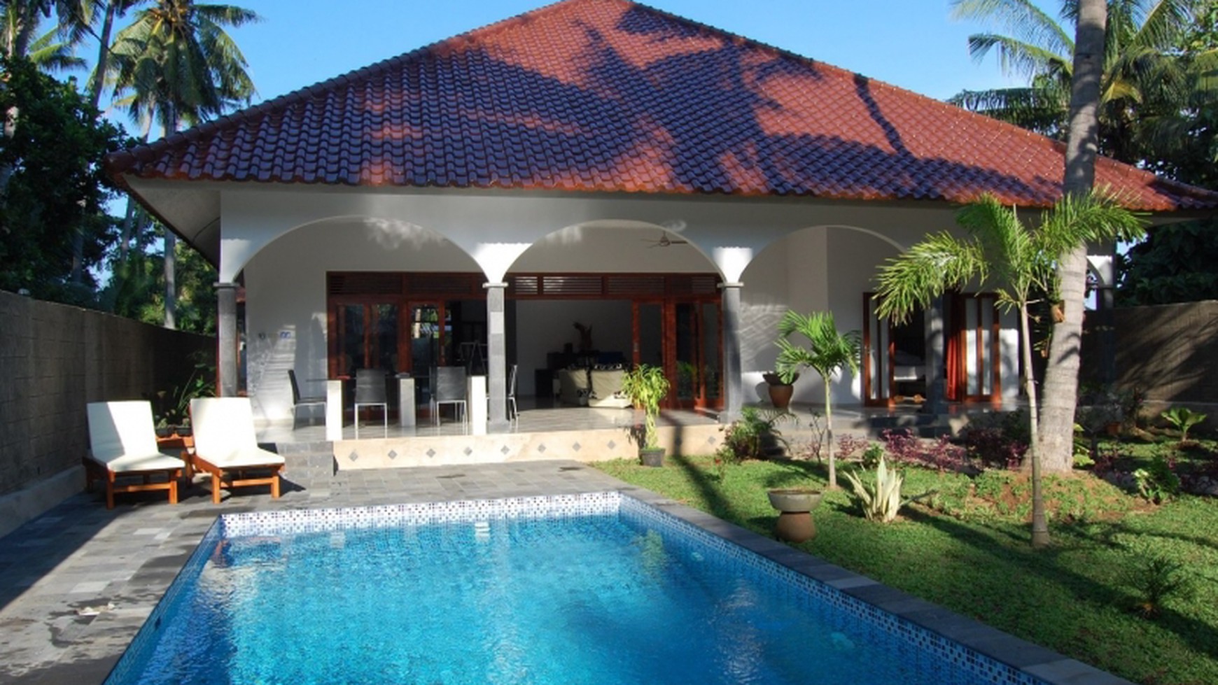 GREAT LUXURY VILLA IN CENTRAL LOVINA