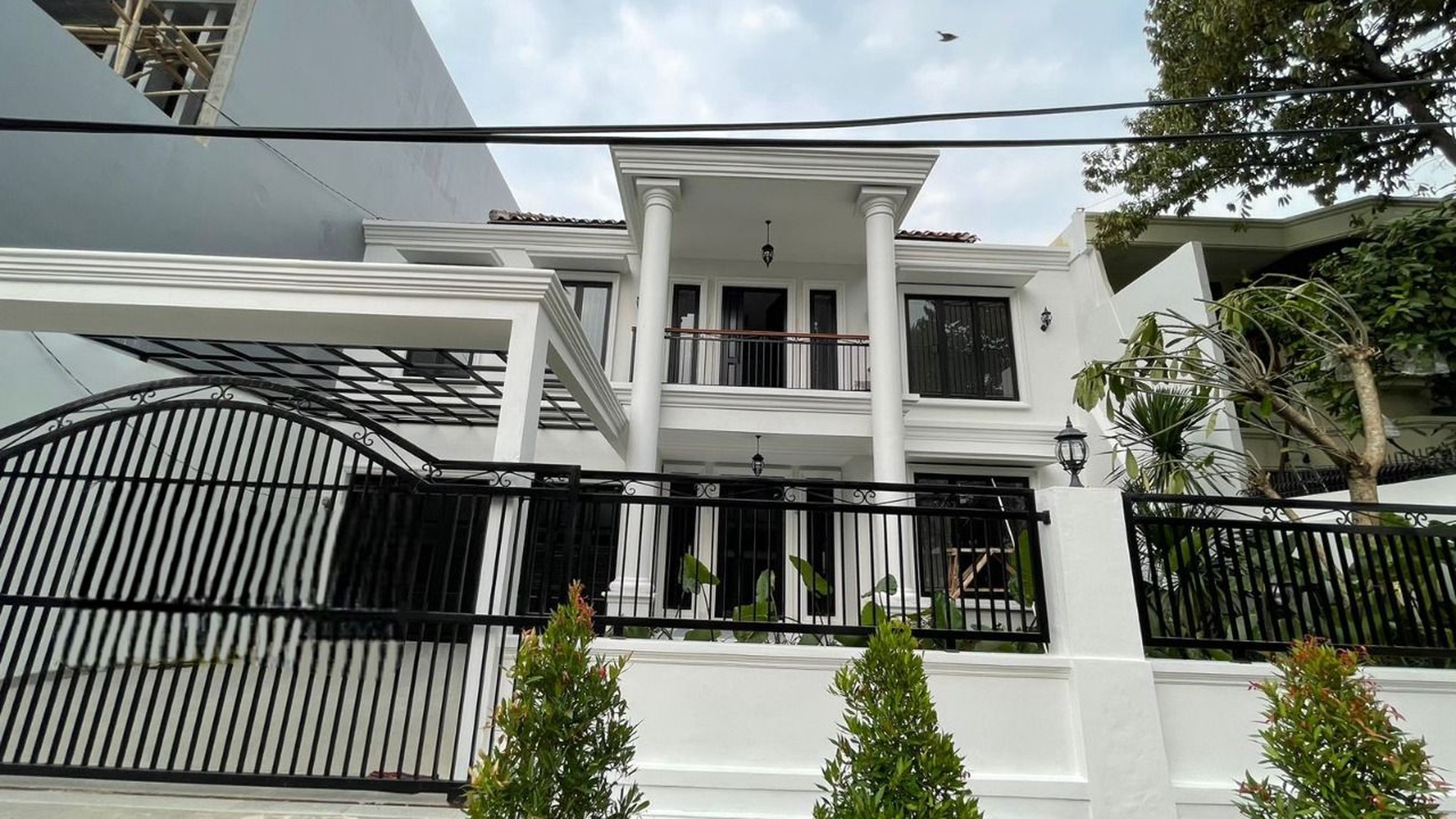 Rumah Bangunan Brand New Siap Huni Lokasi Strategis di Kebon Jeruk, Jakarta Barat.