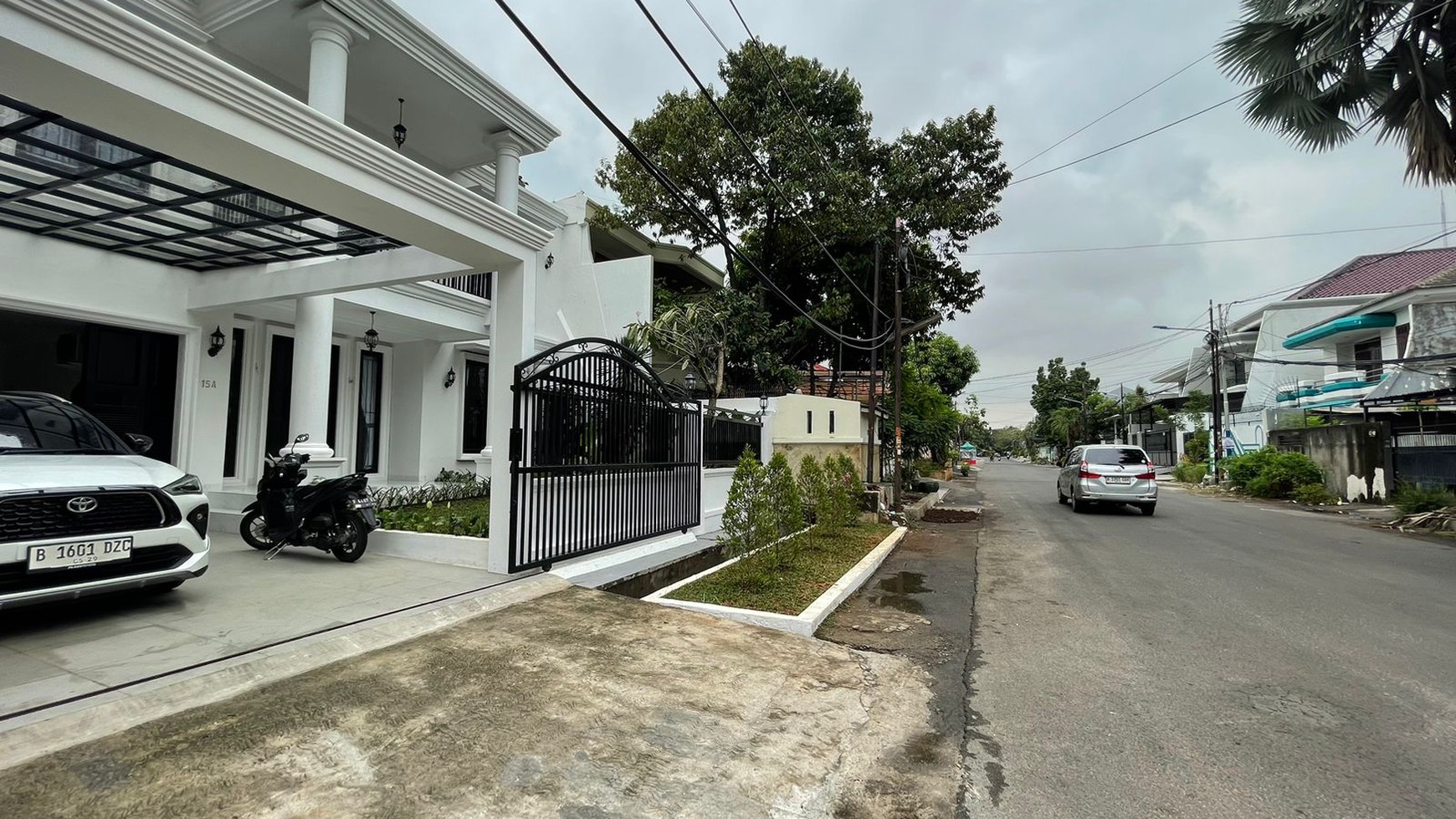 Rumah Bangunan Brand New Siap Huni Lokasi Strategis di Kebon Jeruk, Jakarta Barat.