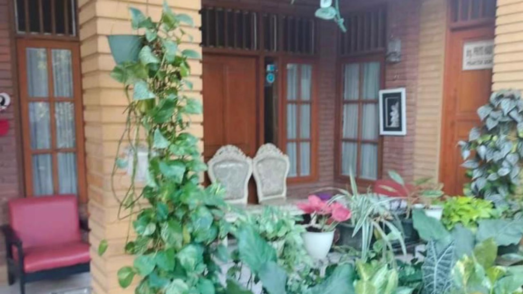 Dijual Cepat! Rumah 2 Lantai Siap Huni di Rungkut Asri, Surabaya