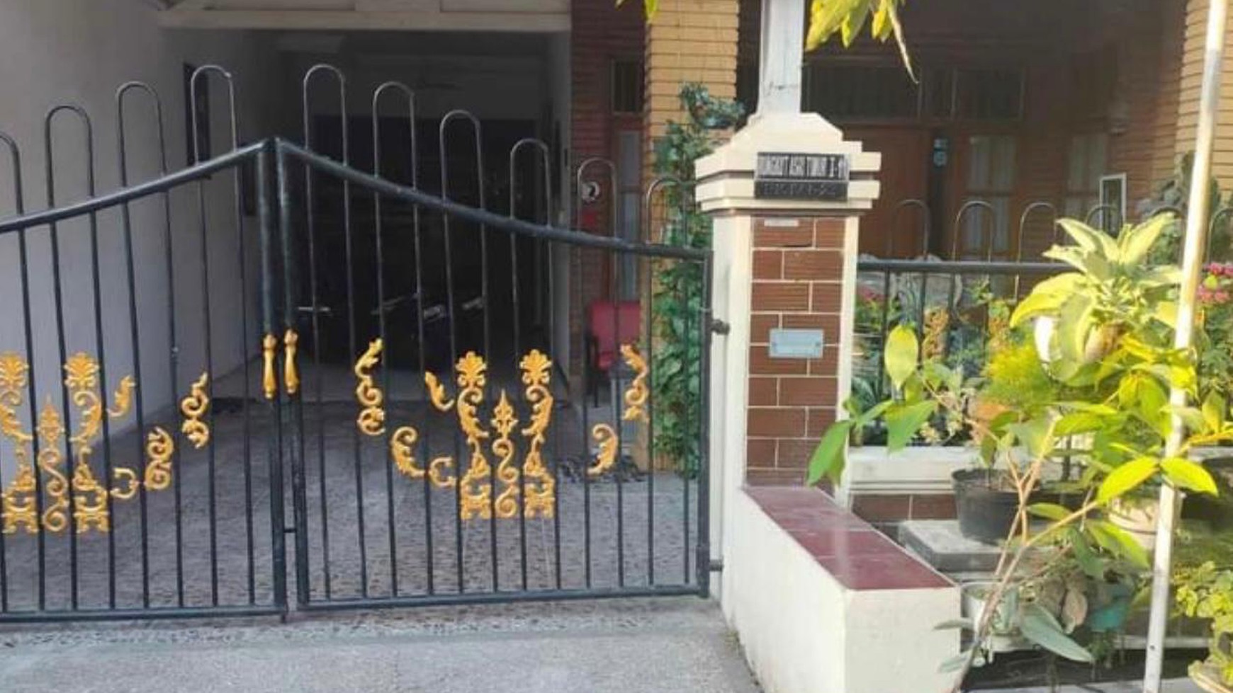 Dijual Cepat! Rumah 2 Lantai Siap Huni di Rungkut Asri, Surabaya