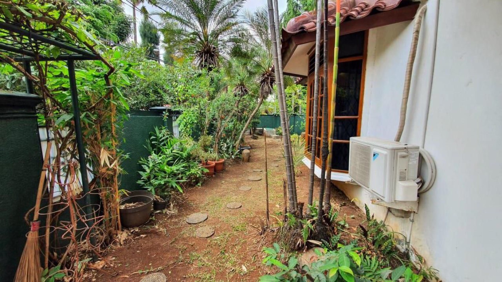 Rumah Permata Hijau Bagus dan Nyaman One Gate System Jaksel