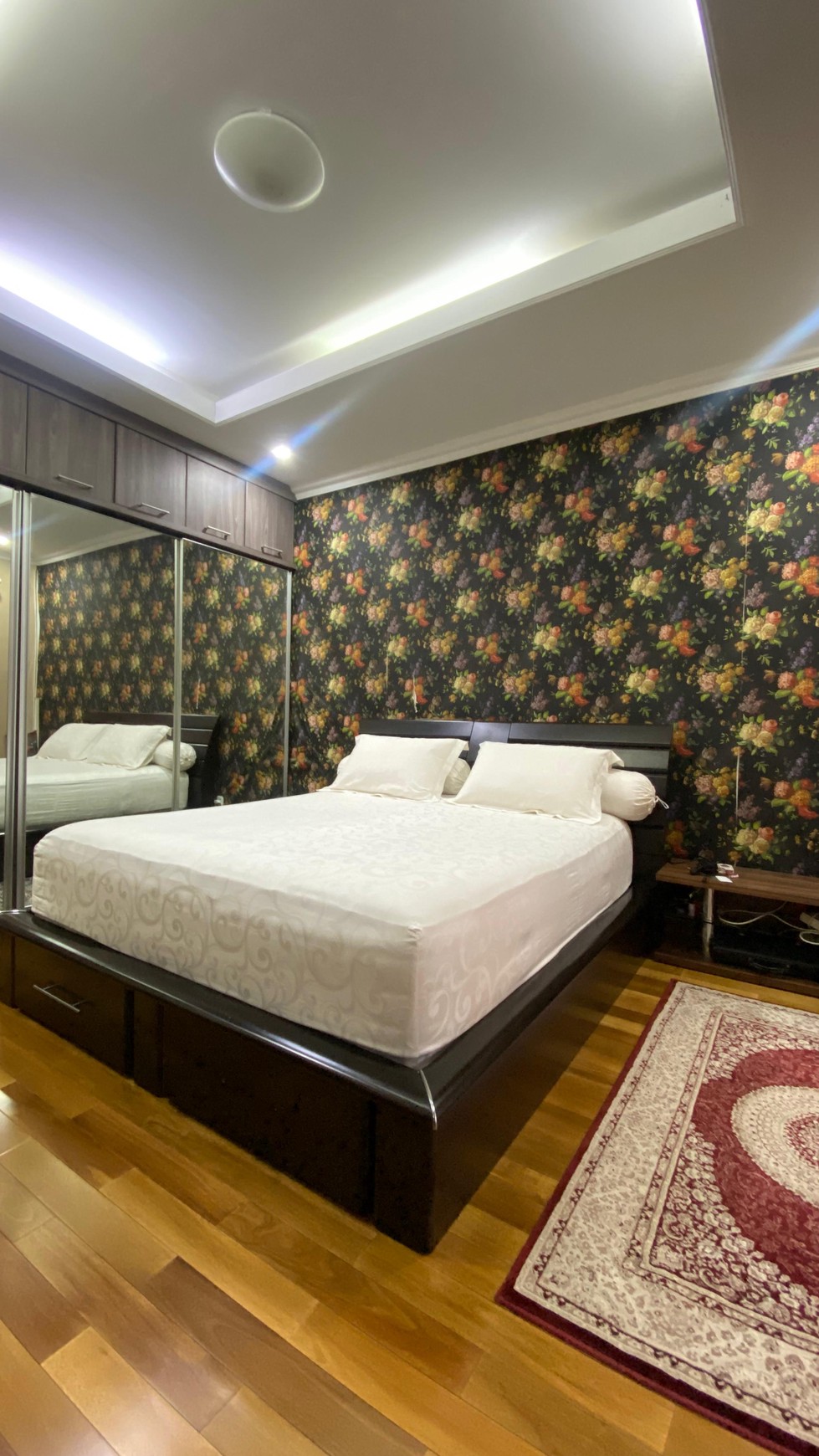 Rumah Super Cozy  Semi Furnished di Villa Cinere Mas