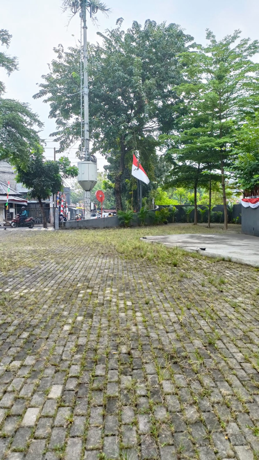 Kavling lokasi bagus di Jalan utama di Bintaro - Jaksel