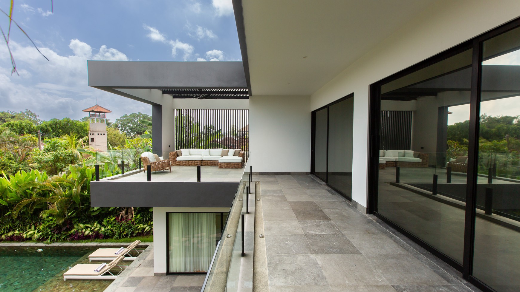 Leasehold - Charming 4-Bedroom Villa Near Canggu Bali - Prime Location & Modern Amenities!