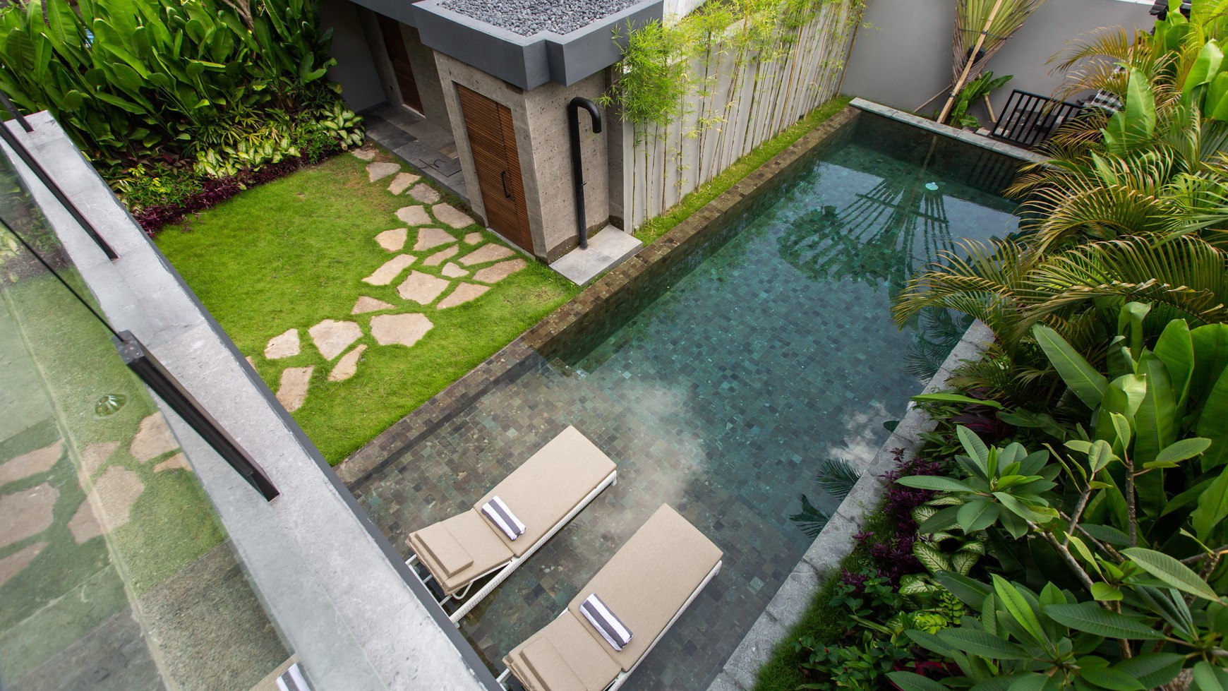 Leasehold - Charming 4-Bedroom Villa Near Canggu Bali - Prime Location & Modern Amenities!