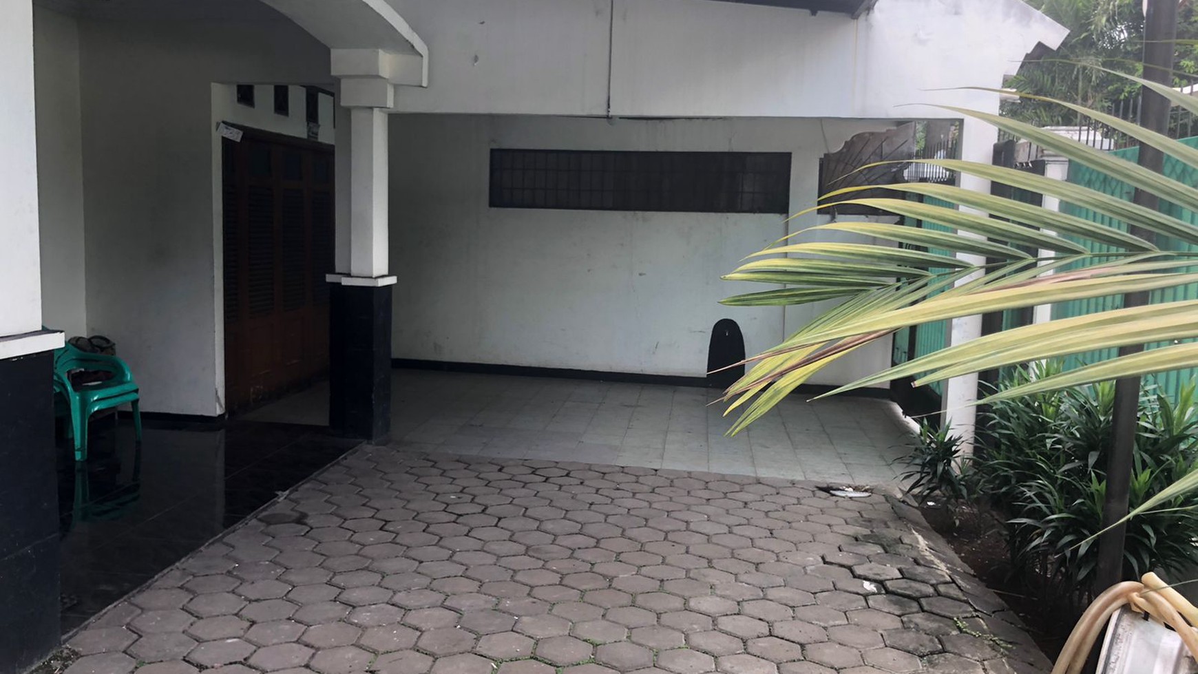 Rumah 2 lantai, asri lingkungan aman dan nyaman di Jurang Manggu