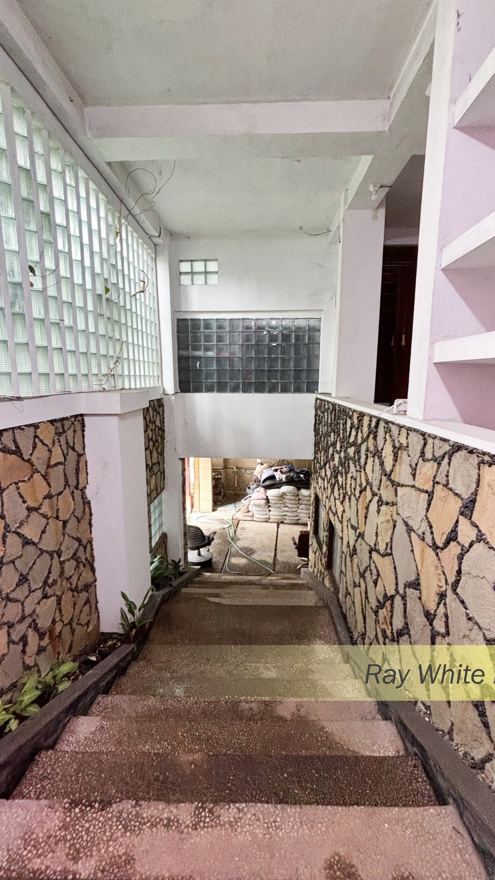 Rumah Villa 3 Lantai Dg Rooftop & Taman Di Bintaro Jaya Sektor 5