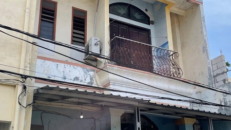 Disewakan Rumah 2 lantai di Jalan Dukuh Pakis Surabaya