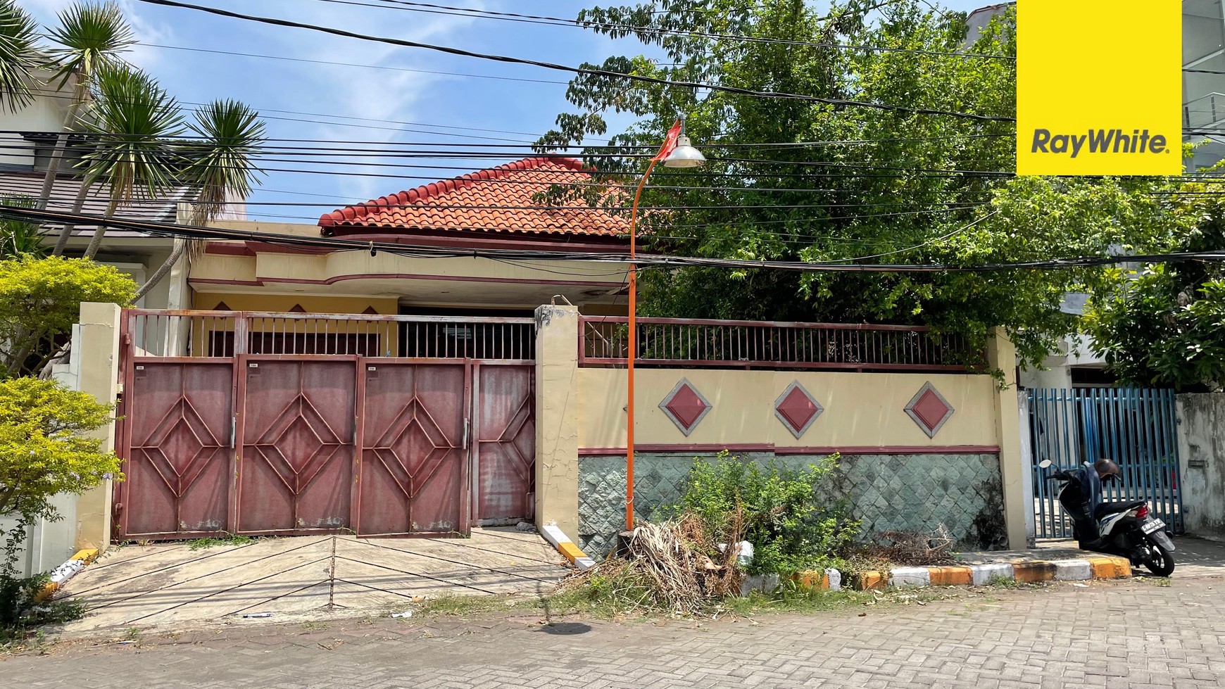 Dijual Rumah SHM di Jalan Kupang Baru Surabaya