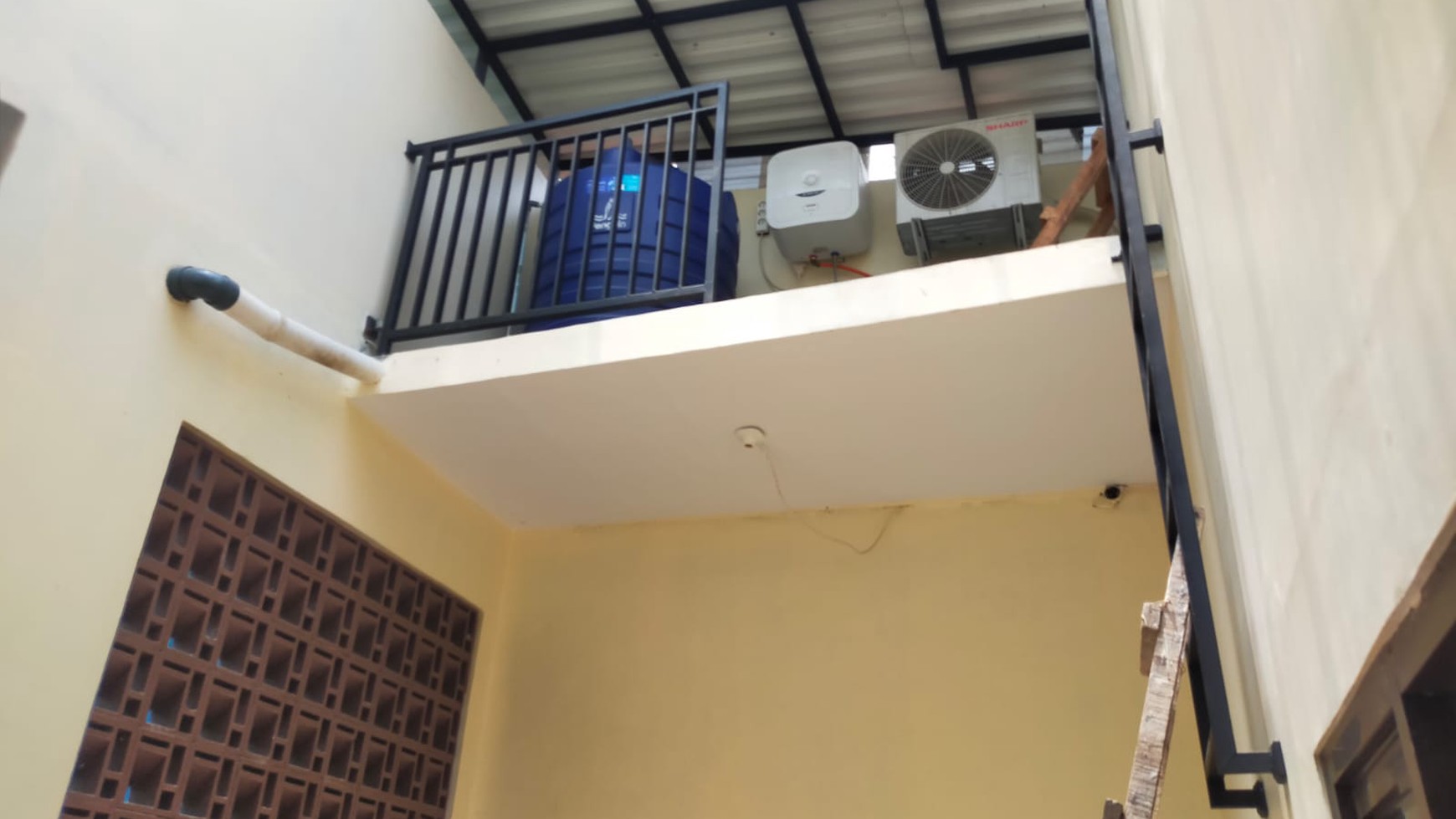 Rumah baru  2 lantai  Siap Huni di dalam cluster Palm Resisdence jalan Kranggan Permai Jatiwarna Bekasi