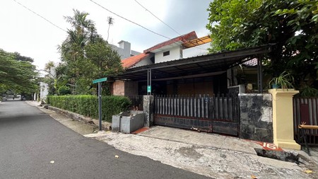 Rumah Jalan 2 Mobil Lokasi Terbaik di Tebet Barat