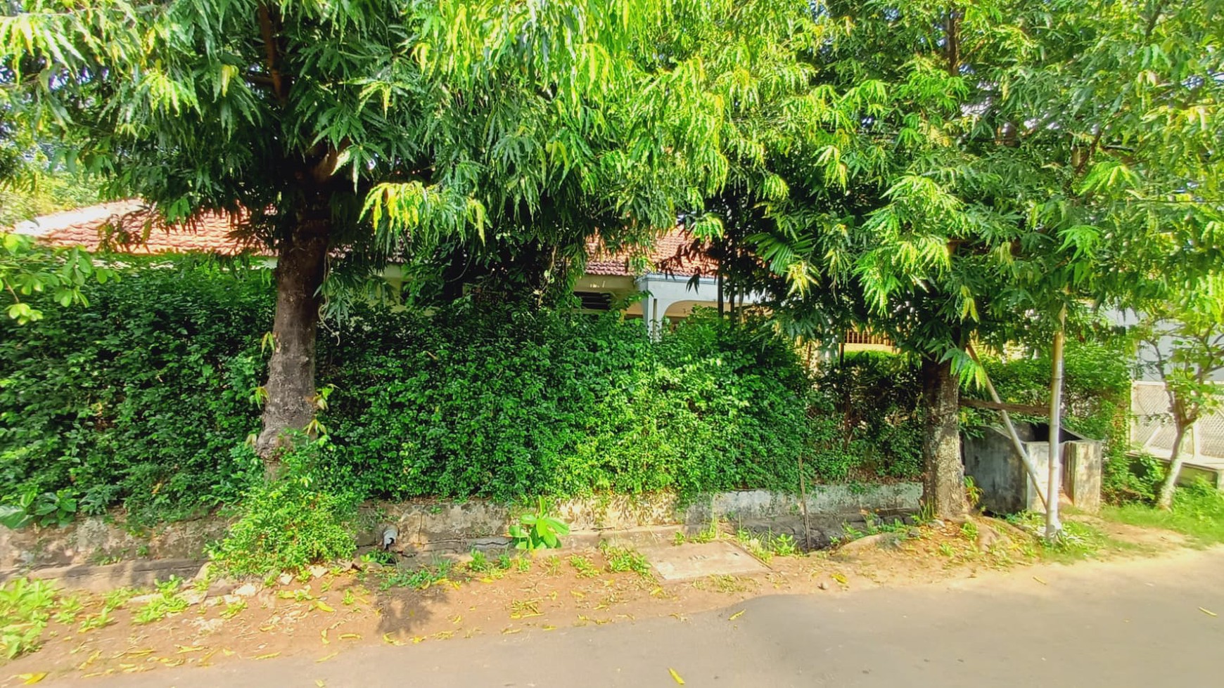 Rumah Dengan Tanah Luas Di Petukangan, Jakarta Selatan #DG