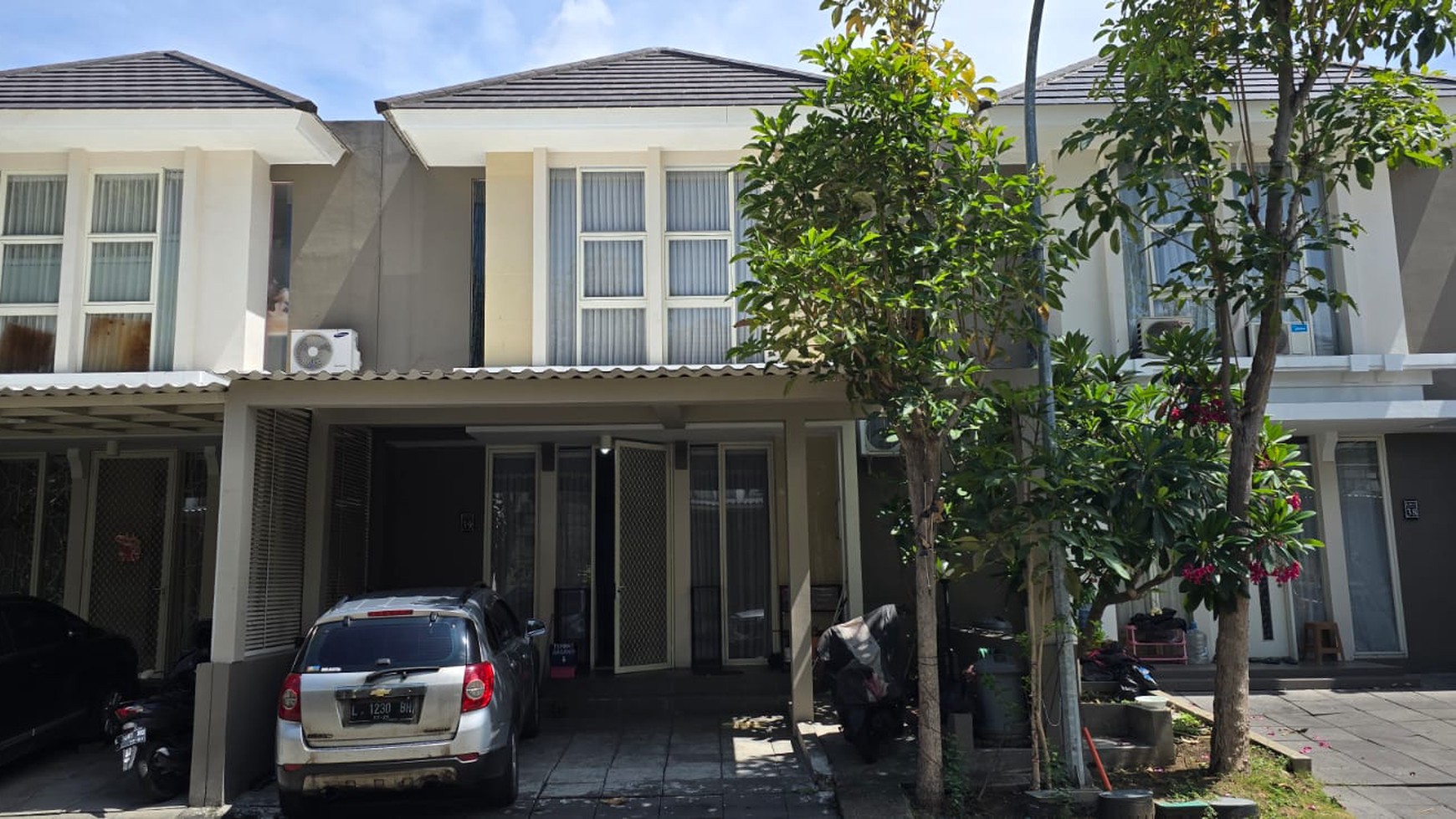 Dijual Rumah Citraland The Greenlake dekat Pakuwon Indah, Wisata Bukit Mas, Royal Residence