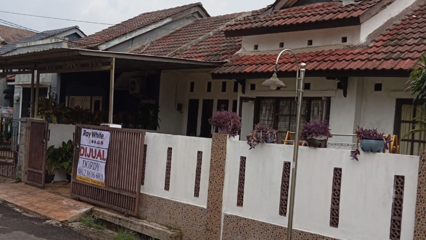 Rumah Dijual di Perumahan Dukuh Zamrud Bekasi - Lokasi Nyaman dan Strategis!