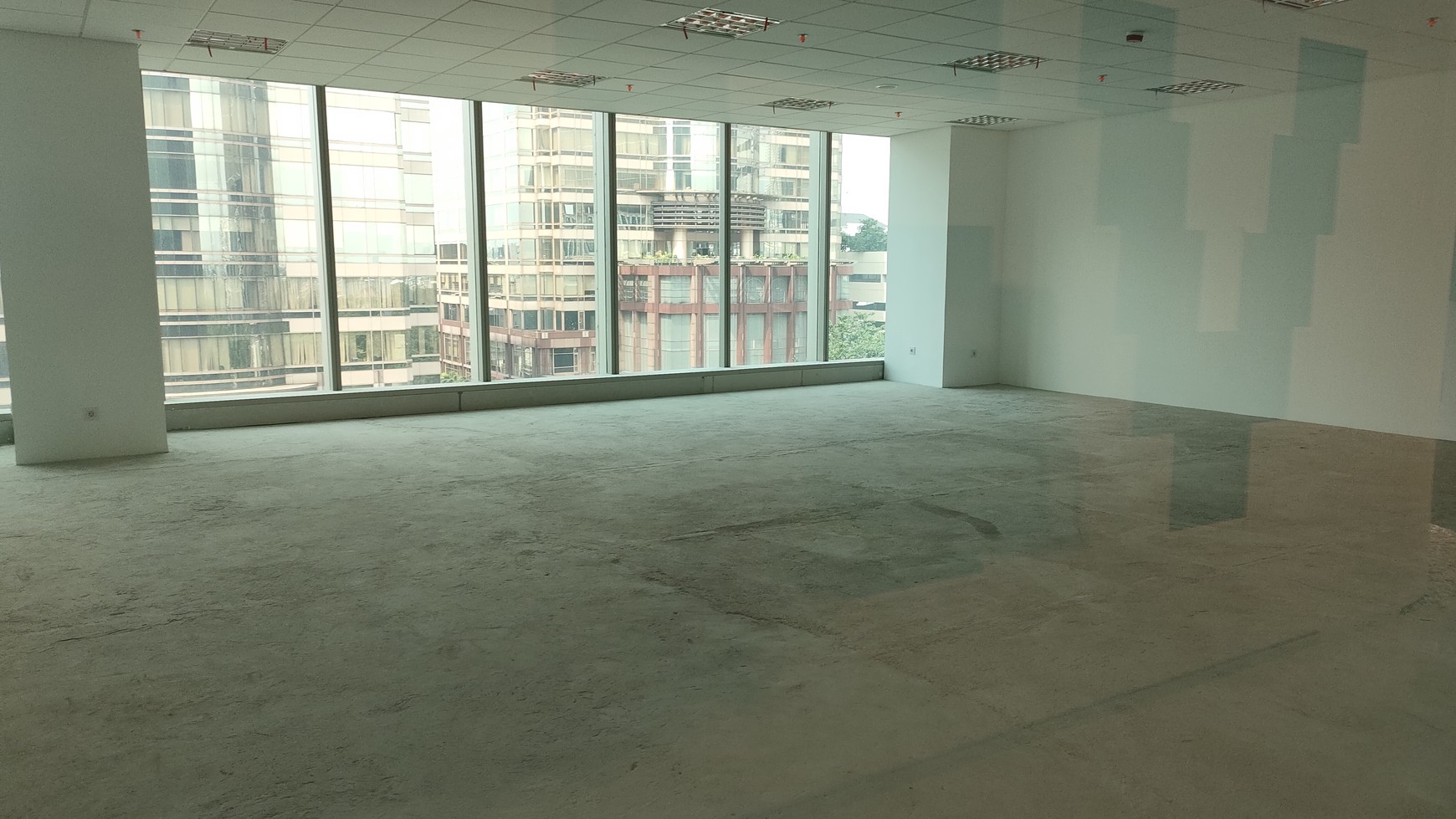 Office Lippo Thamrin Jakarta Pusat, 360m2, 5 menit jalan kaki ke MRT station dan Bundaran HI