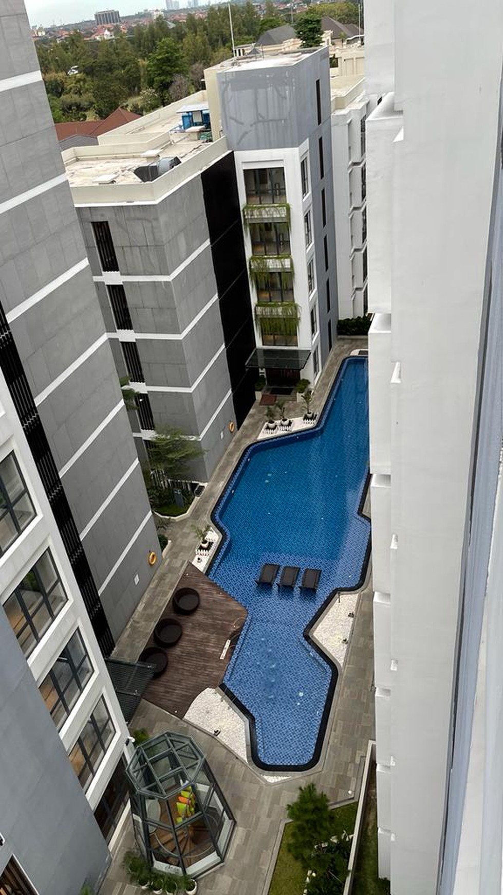 Dijual Apartemen The Rosebay 2 Kamar Tidur -  TOWER A - lantai 9 - Best VIew Kota - Dekat Pakuwon Mall, Sekolah PETRA 