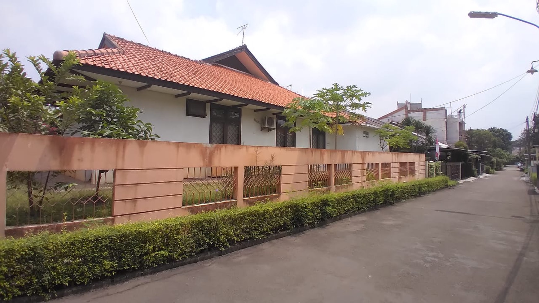 Rumah Hitung Tanah dan Lokasi Strategis @Bintaro