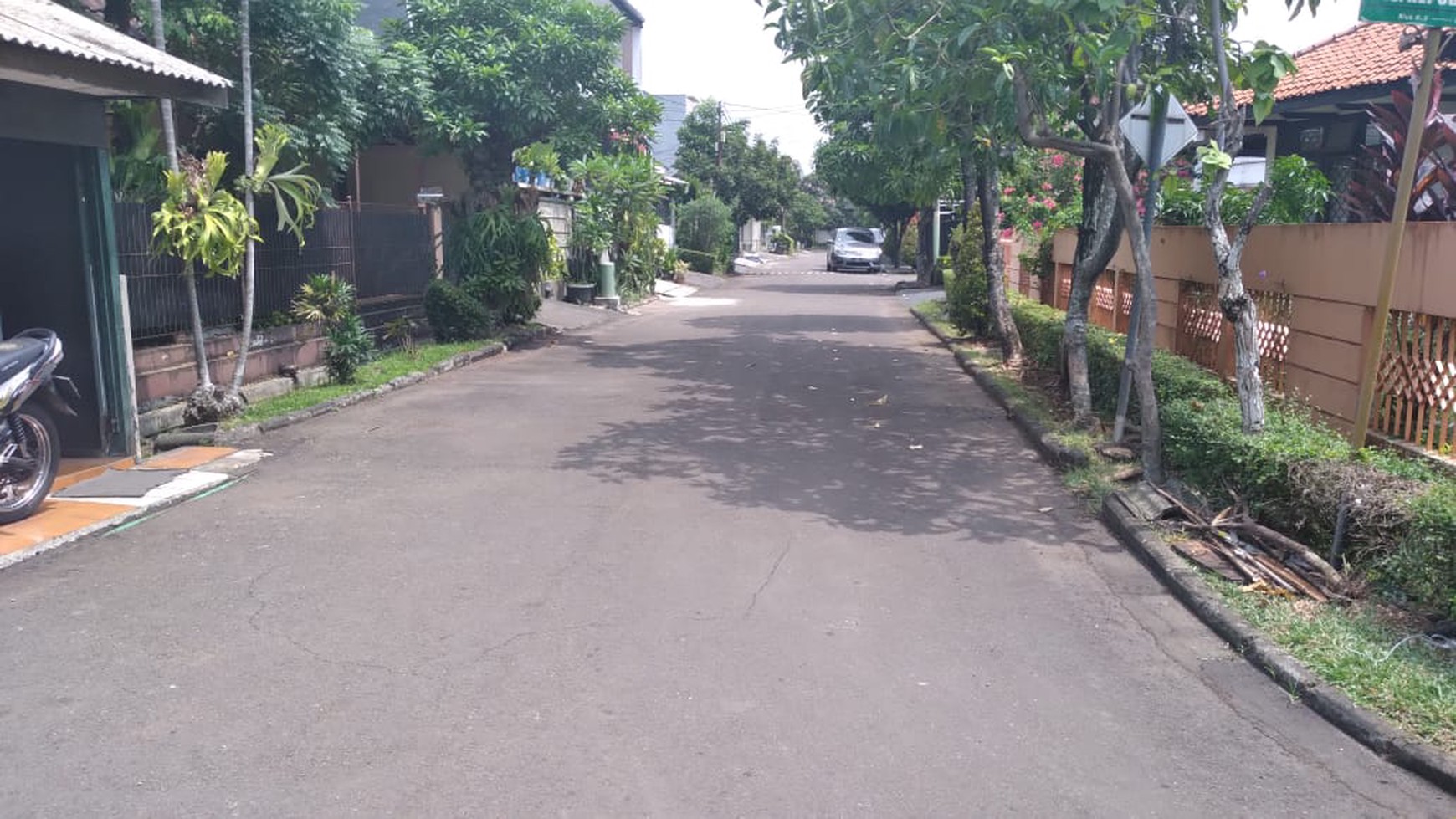 Rumah Hitung Tanah dan Lokasi Strategis @Bintaro