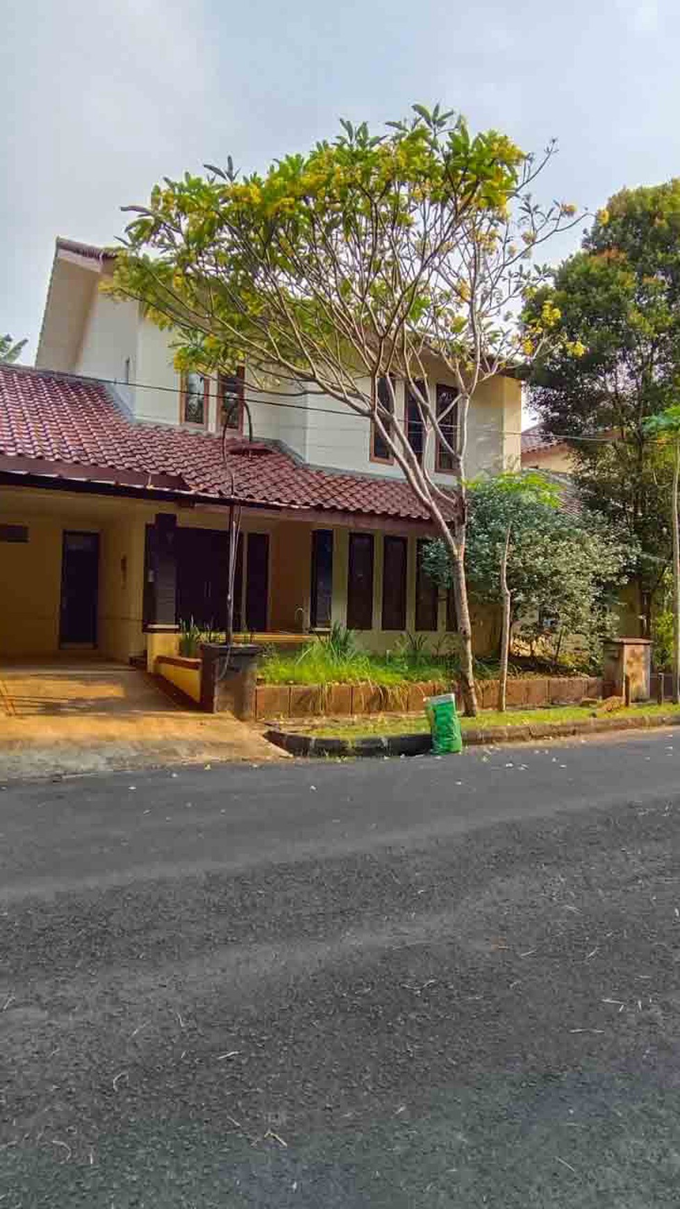 Dijual Rumah Asri 2 Lantai dalam Perumahan Elite Bintaro Jaya