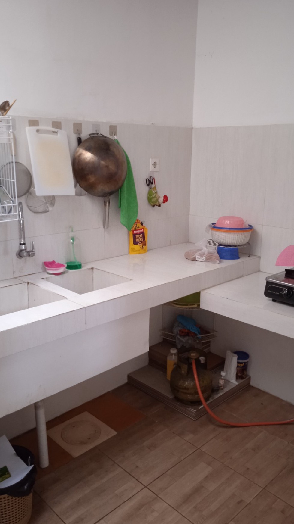 Rumah Hitung Tanah Area Cipete