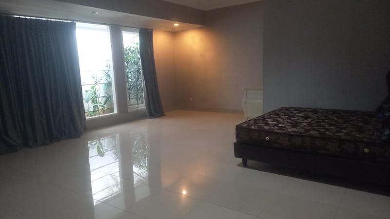 Disewa Rumah di menteng 