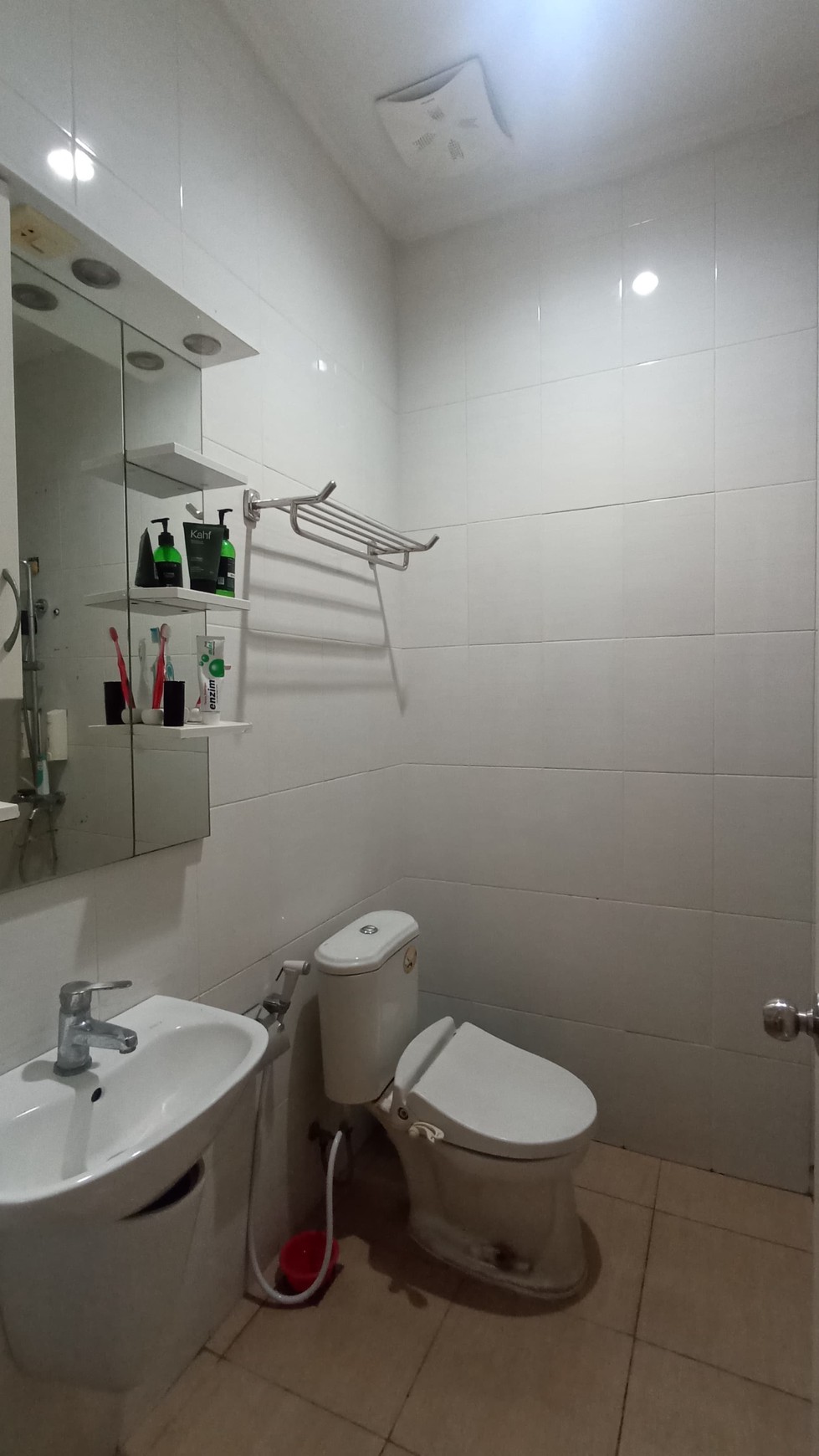 Rumah Kokoh 2 Lantai, Rapi Siap Huni Full Renovasi di Kota Wisata Cibubur 