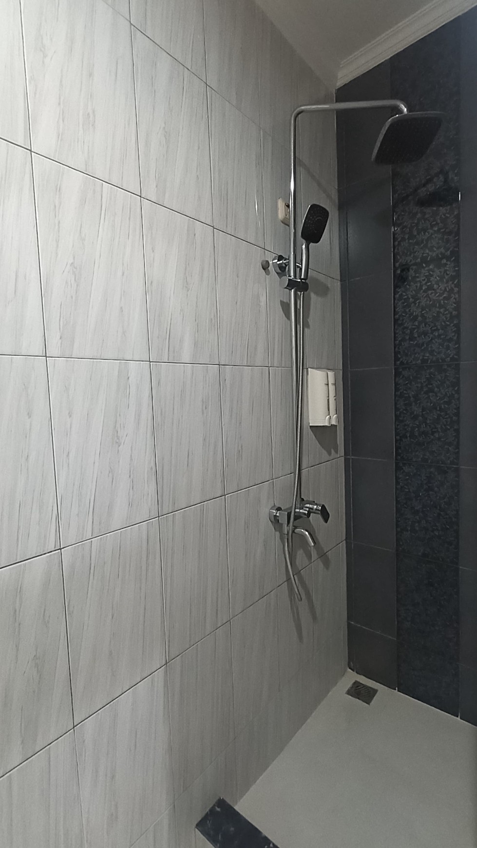 Rumah Kokoh 2 Lantai, Rapi Siap Huni Full Renovasi di Kota Wisata Cibubur 