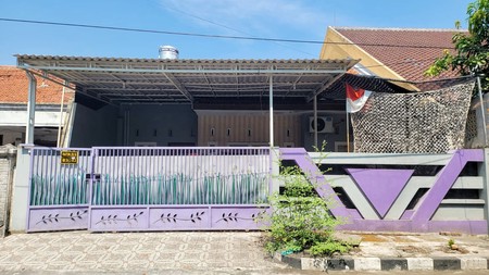 Rumah Luas dan Nyaman di Rungkut Asri, Surabaya Timur - 7 Kamar Tidur