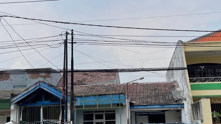 Disewakan Rumah di Raya Wisma Lidah Kulon Surabaya