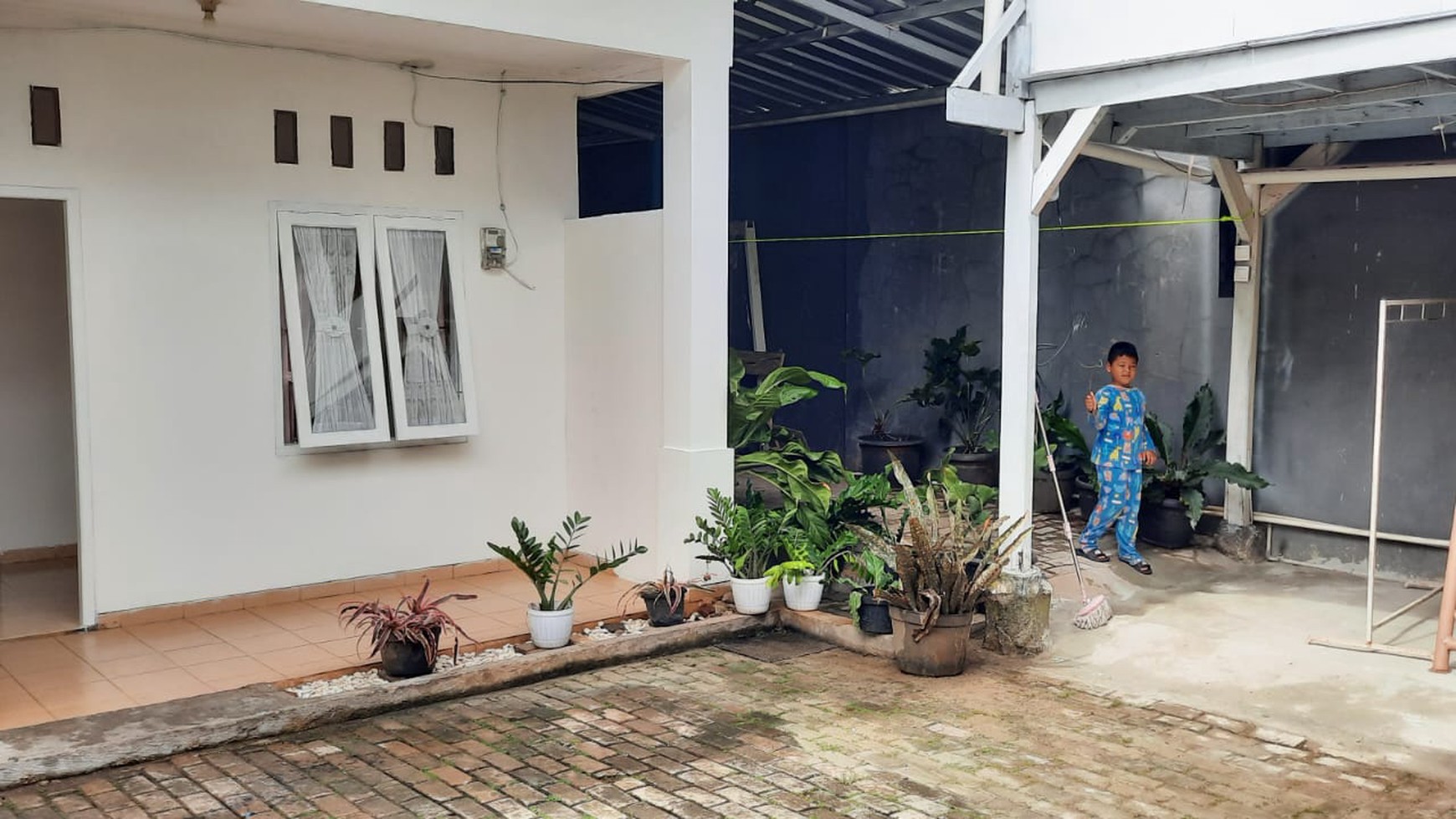 Rumah halaman luas 1 Lantai di Cireunde