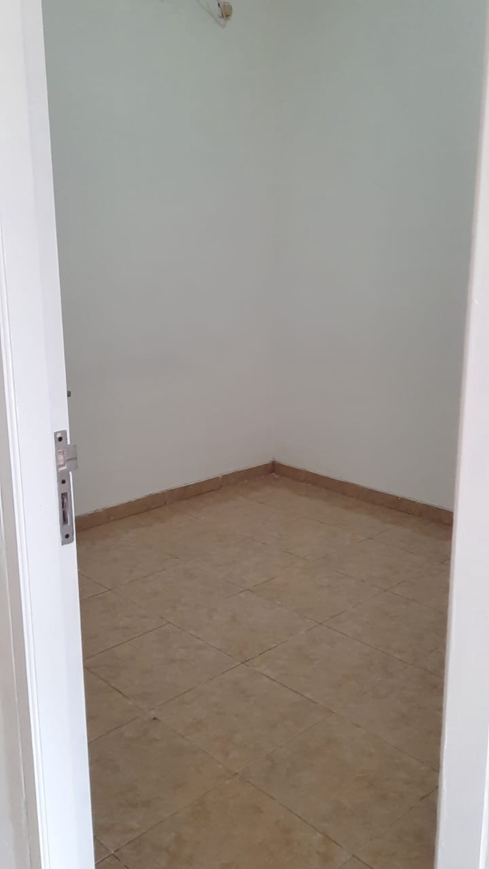 Rumah halaman luas 1 Lantai di Cireunde