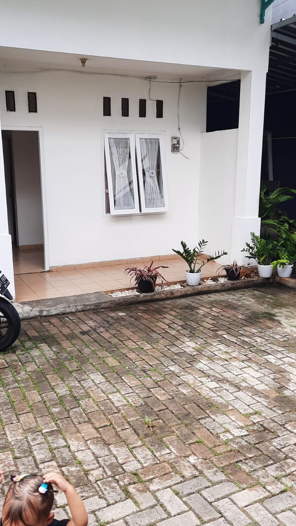 Rumah halaman luas 1 Lantai di Cireunde