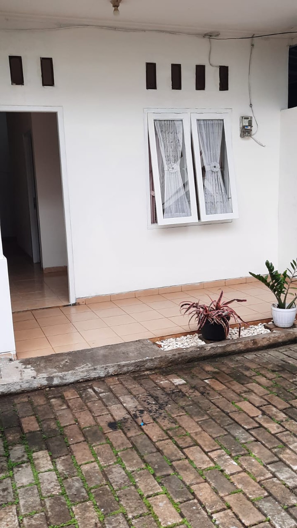 Rumah halaman luas 1 Lantai di Cireunde